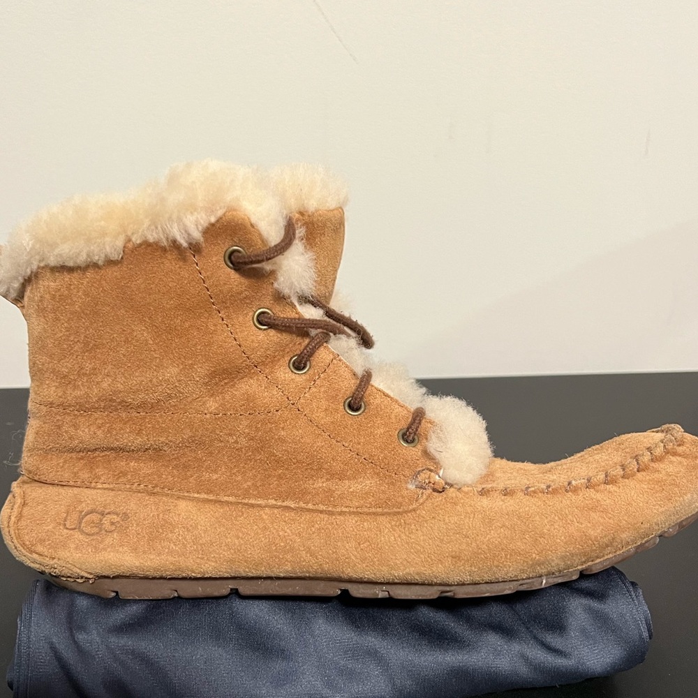 UGG Chickadee ankle boots